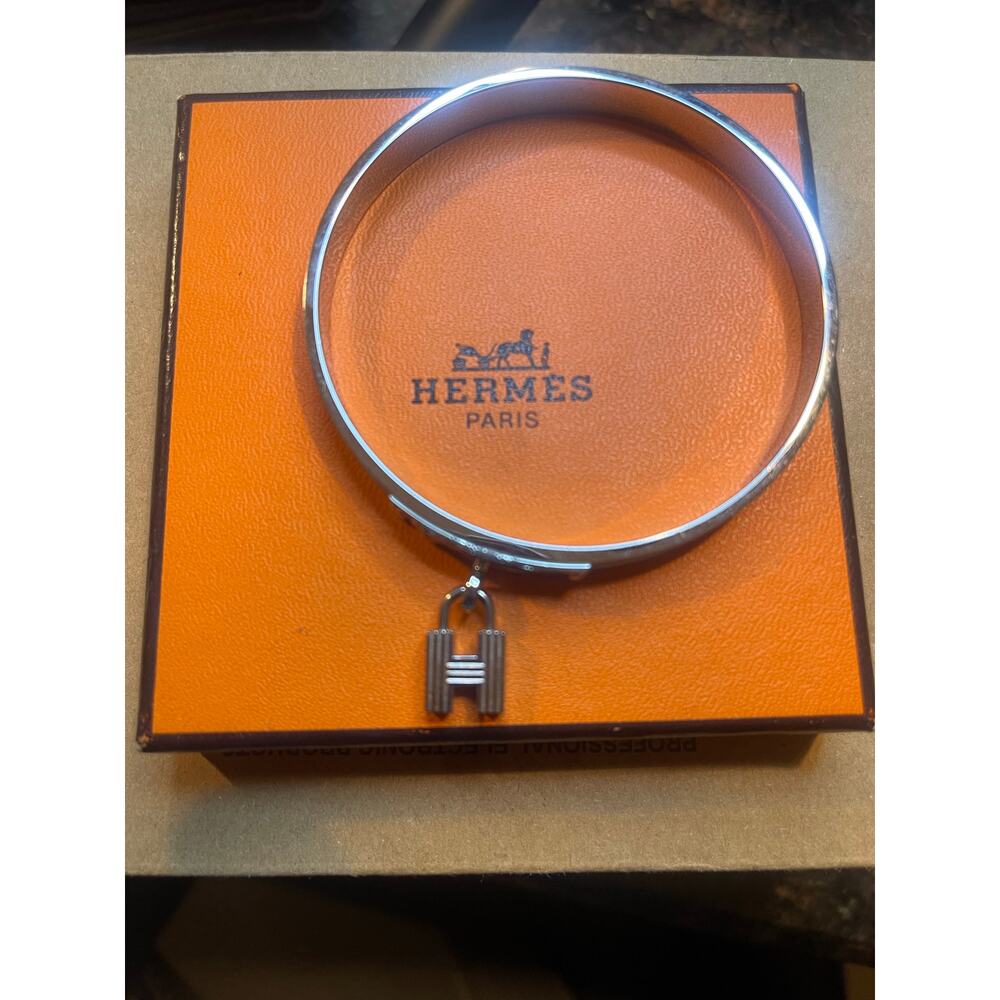 Hermes kelly bangle with H lock box included